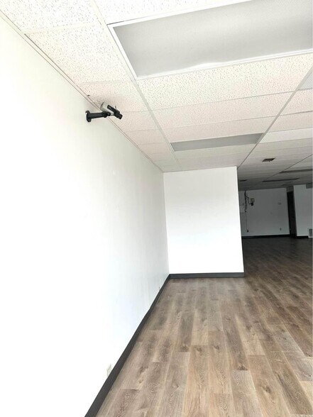 More Photos Of 2419 S Campbell Ave, Springfield Storefront For Lease