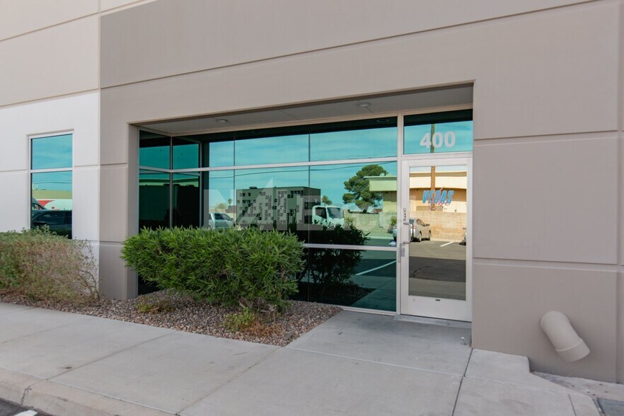 More Photos Of 1660 Helm Dr, Las Vegas Warehouse For Lease