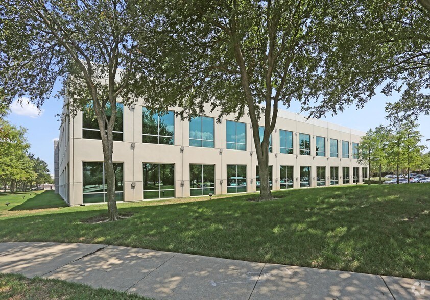 More Photos Of 8650 Freeport Pky, Irving Office For Lease