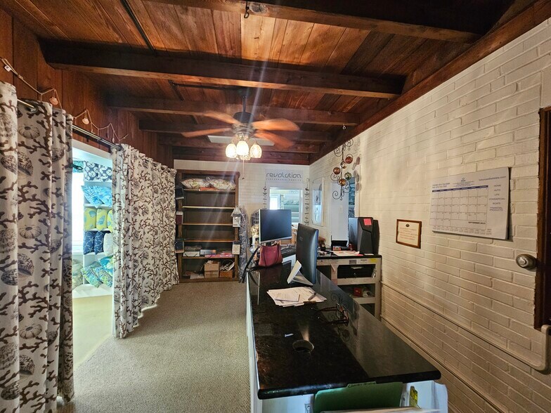 More Photos Of 423 Village Rd, Shallotte General Retail For Sale