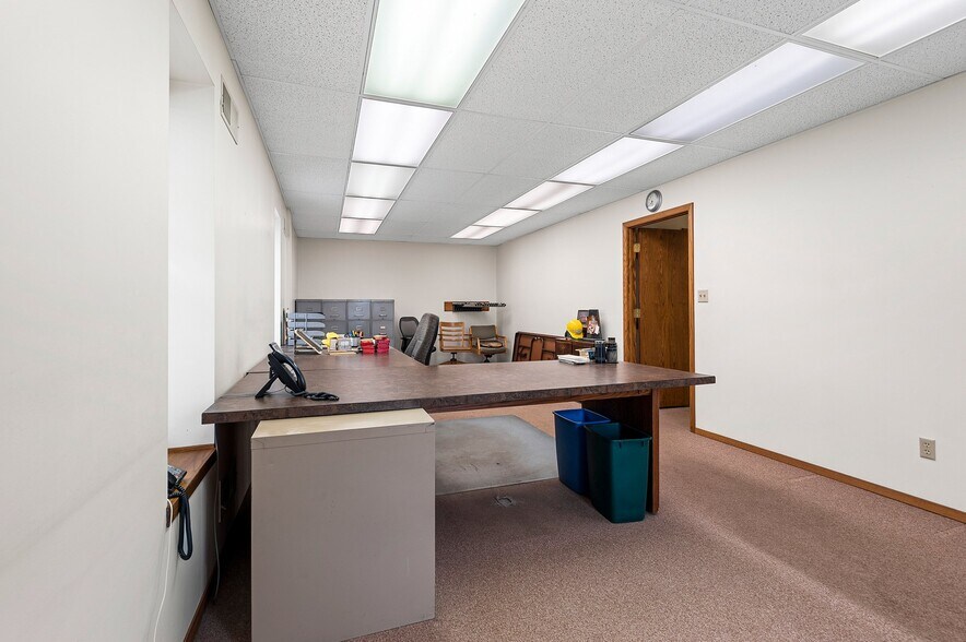 More Photos Of 1373 Kimberly Dr, Neenah Flex For Sale