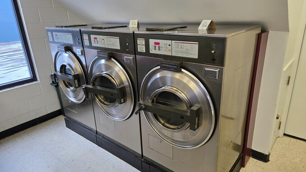 More Photos Of 107 Municipal Dr, Marengo Storefront Retail Residential For Sale