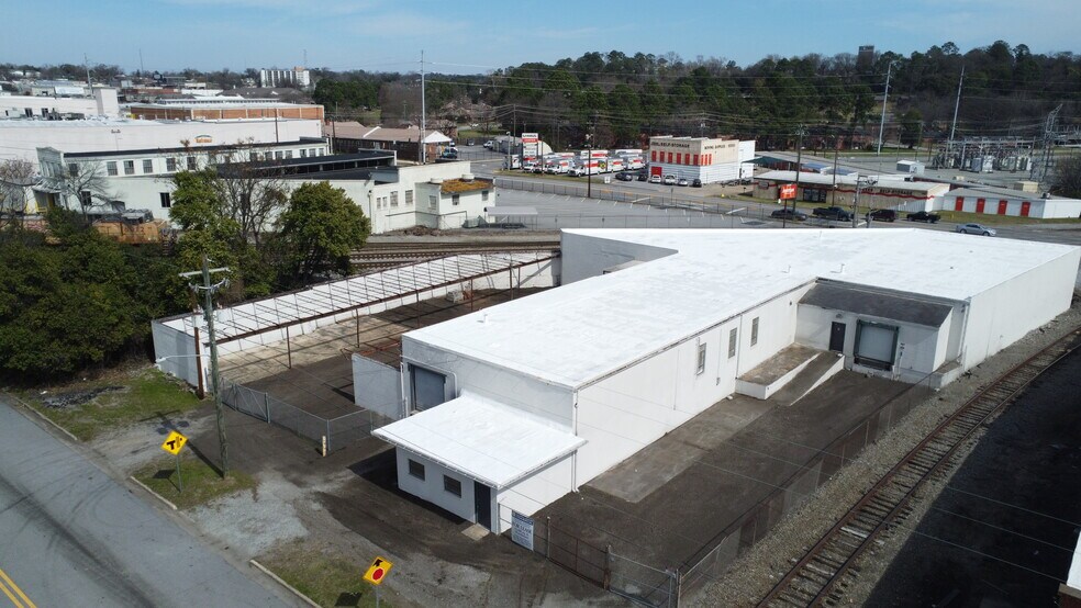 More Photos Of 924 9th Ave, Columbus Warehouse For Lease
