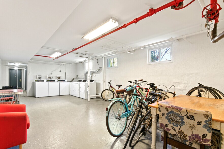 More Photos Of 4701-4703 Ravenswood Rd, Riverdale Apartments For Sale