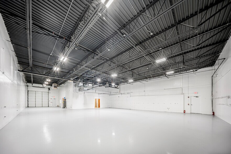 More Photos Of 1221 Commerce Dr, Crete Warehouse For Lease