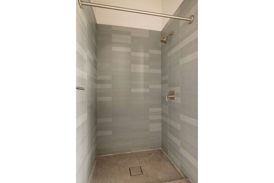 More Photos Of 215 W 7th St, Los Angeles Apartments For Sale
