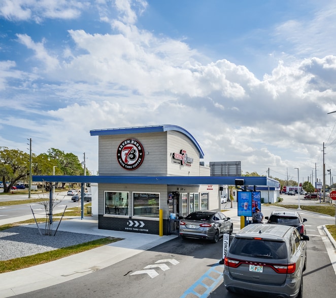 Primary Photo Of 1907 SW Gatlin Blvd, Port Saint Lucie General Retail For Sale