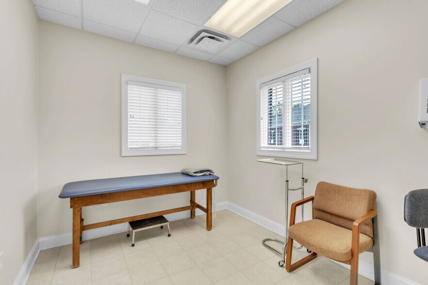 More Photos Of 2035 Valleygate Dr, Fayetteville Medical For Sale