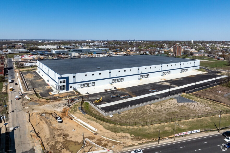 More Photos Of 332 S 17th St, Camden Distribution For Lease