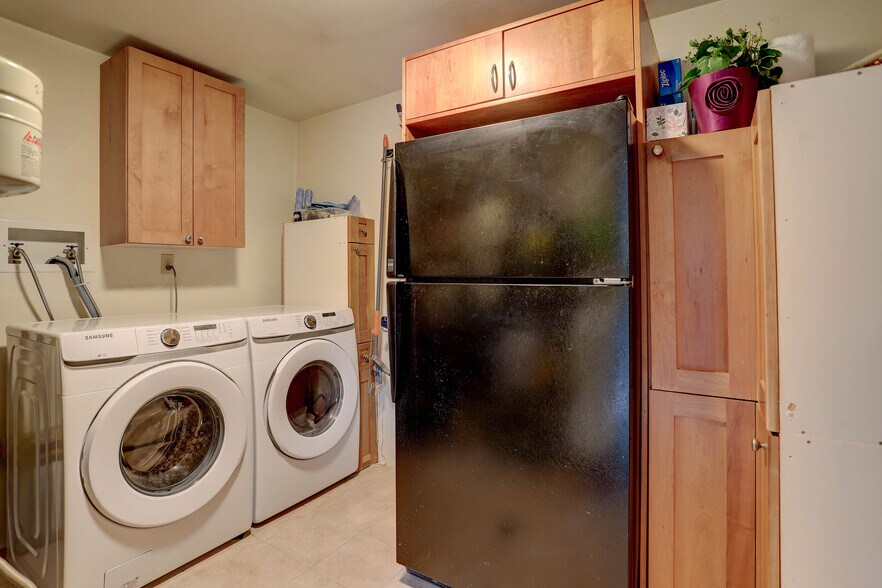 More Photos Of 468 Riverside Dr, Lyons Specialty For Sale