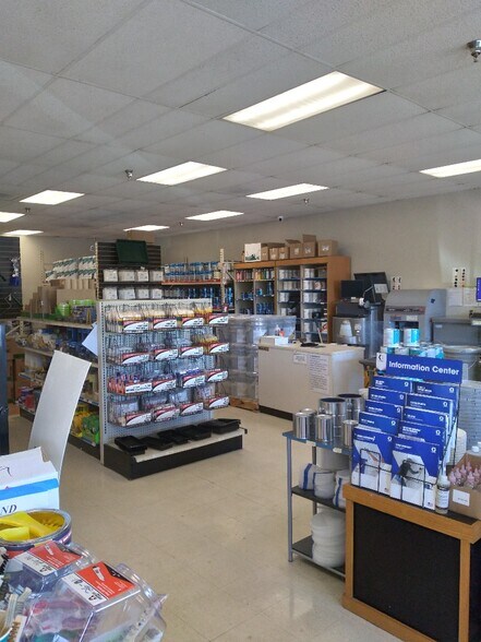 More Photos Of 270 N El Camino Real, Encinitas Storefront Retail Office For Lease