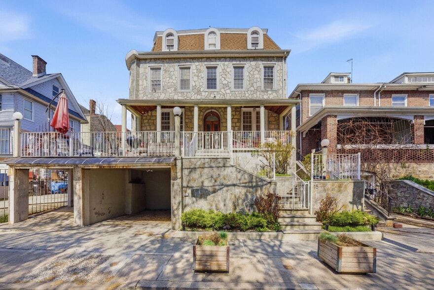 Primary Photo Of 15 Fort Charles Place, Bronx Apartments For Sale
