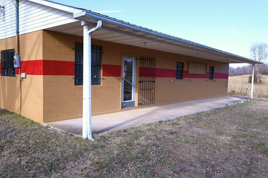 More Photos Of 4075 York Hwy, Gainesboro Convenience Store For Sale