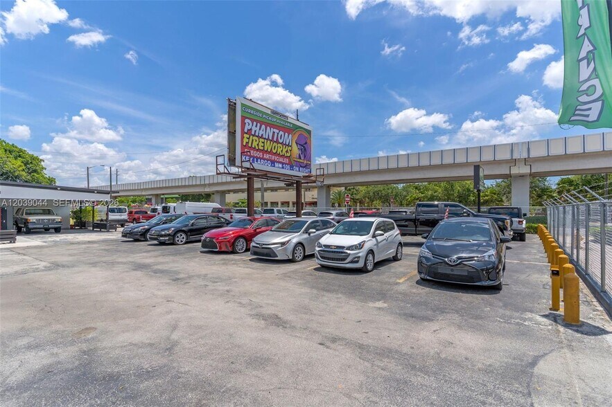 More Photos Of 2729 NW 56th St, Miami Land For Lease
