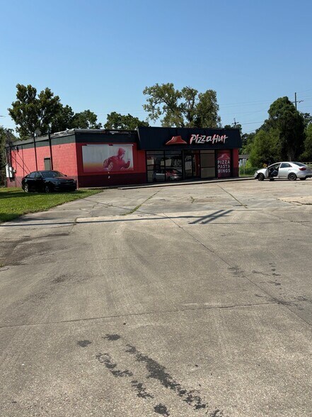 Primary Photo Of 1001 Highway 1 S, Donaldsonville General Retail For Sale