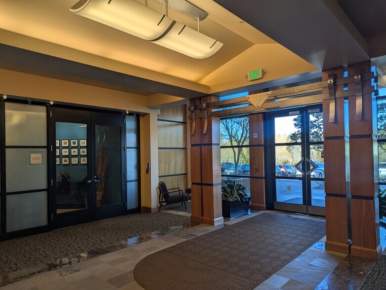 More Photos Of 19120 SE 34th St, Vancouver Office For Lease