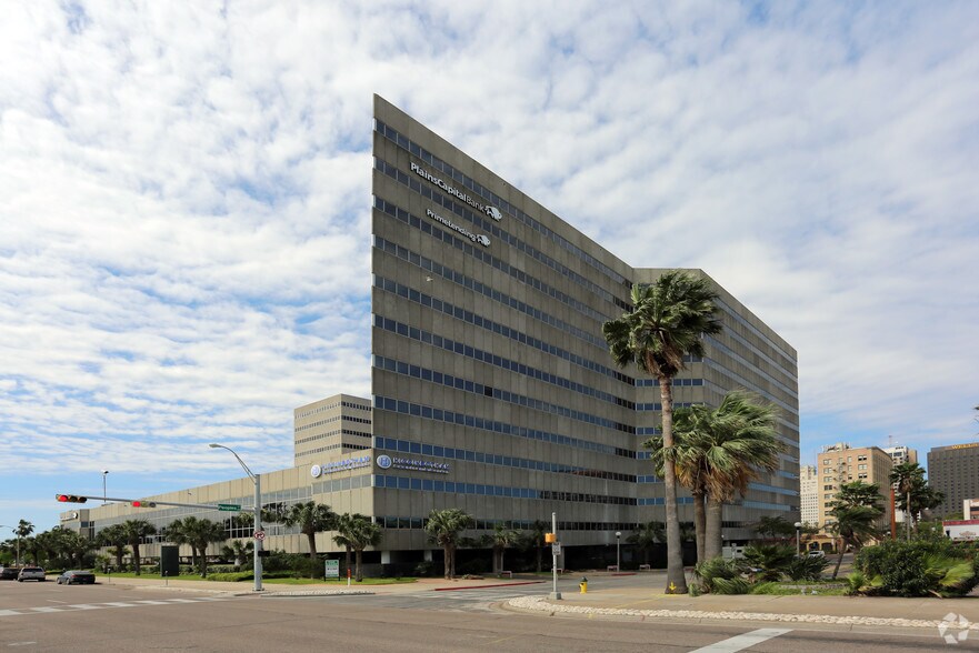 More Photos Of 500 N Shoreline Blvd, Corpus Christi Office For Lease