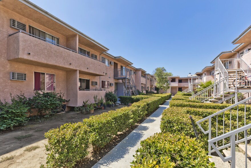 More Photos Of 9075 Cedros Ave, Panorama City Apartments For Sale