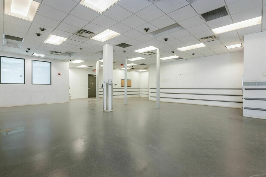 More Photos Of 8101 SW 34th, Amarillo Office For Lease