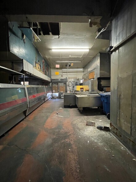 More Photos Of 2426 E 4th St, Los Angeles Freestanding For Sale