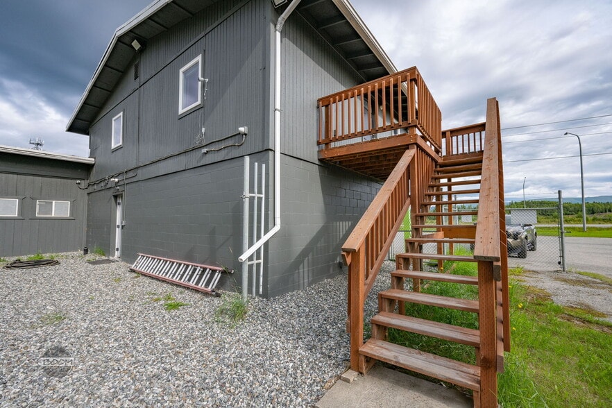 More Photos Of 5320 W Parks Hwy, Wasilla General Retail For Sale
