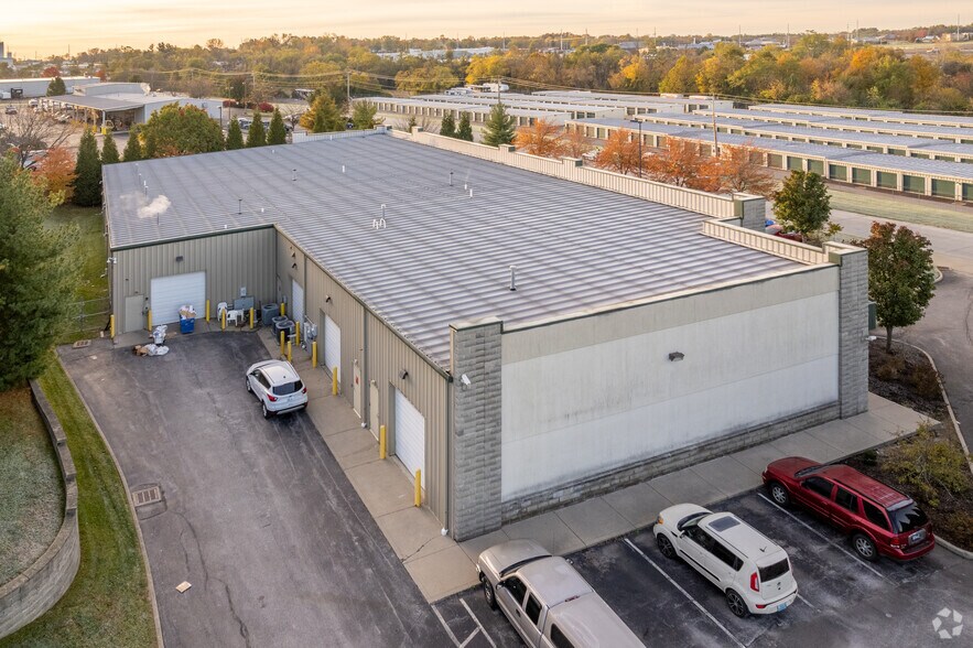 More Photos Of 350 Aristocrat Dr, Florence Light Distribution For Lease