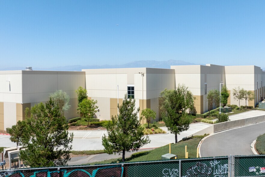 More Photos Of 1160 W Rincon St, Corona Warehouse For Lease