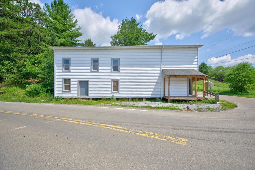 More Photos Of 11 Mount Zion Rd, Elk Creek Freestanding For Sale