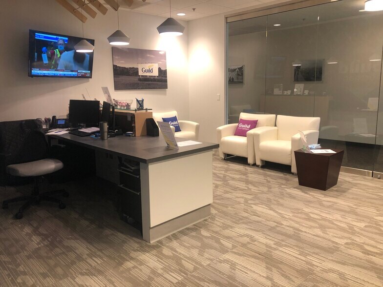 More Photos Of 2637 S 158th Plz, Omaha Office For Lease