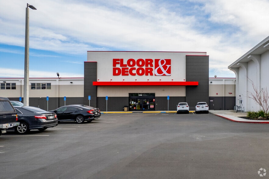 Primary Photo Of 1401 Factor Ave, San Leandro Manufacturing For Lease