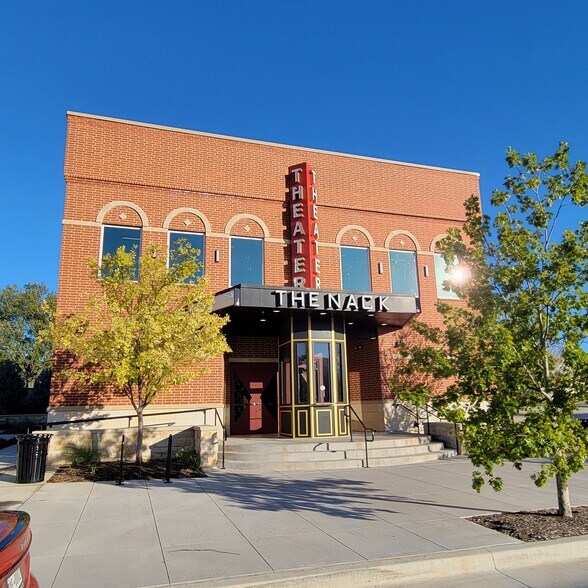 More Photos Of 6711 Oak St, Frisco Movie Theatre For Sale
