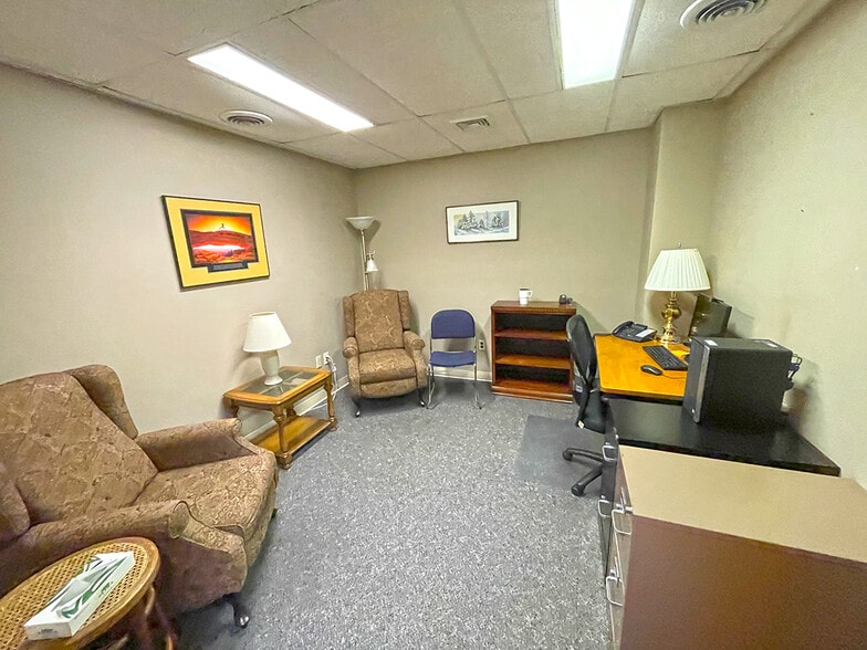 More Photos Of 4918 Locust Ln, Harrisburg Medical For Sale