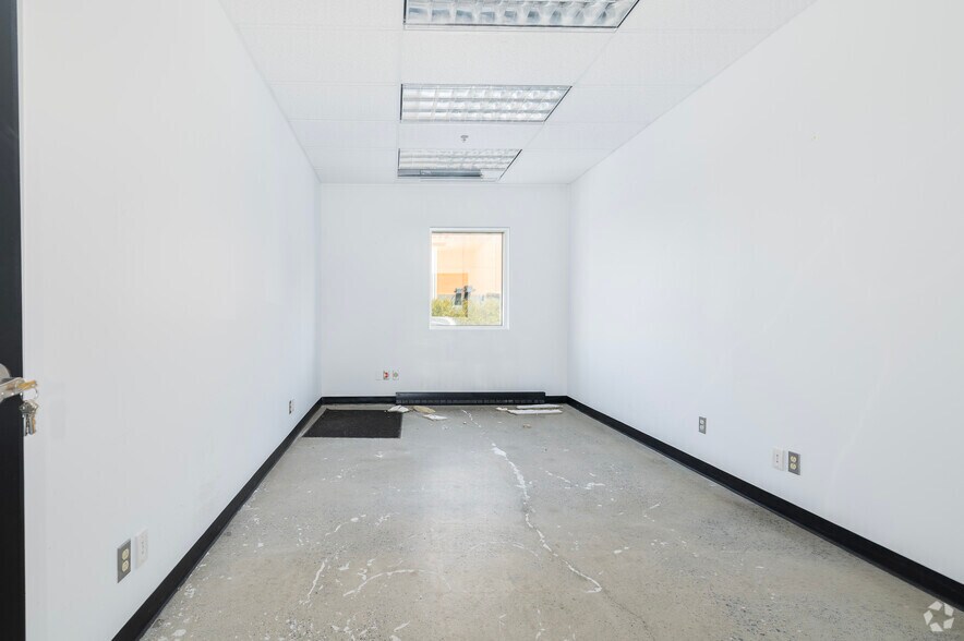 More Photos Of 7240 Rue Waverly, Montréal Loft Creative Space For Lease