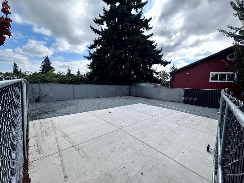 More Photos Of 12409 State Ave, Marysville Flex For Lease