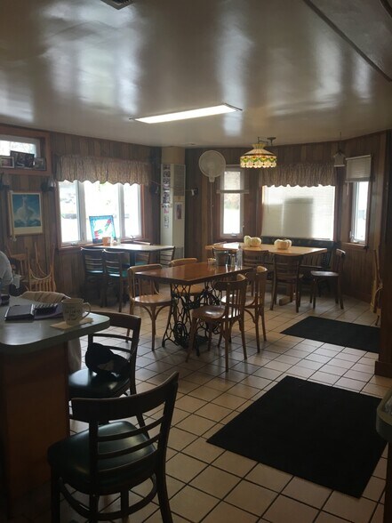 More Photos Of 36 John Ringo Rd, Ringoes Restaurant For Lease