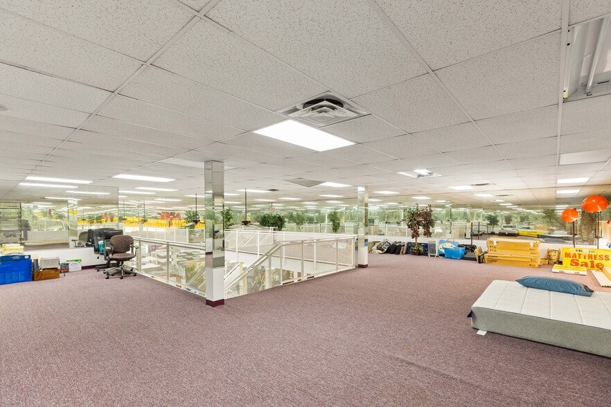 More Photos Of 937 E Colorado Blvd, Pasadena Storefront Retail Office For Lease