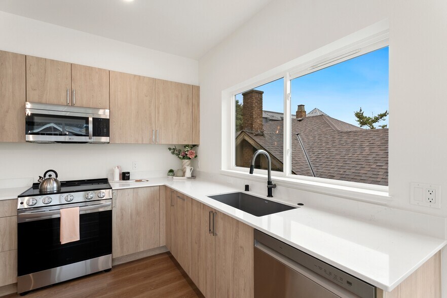 More Photos Of 117 Wells Ave S, Renton Apartments For Sale