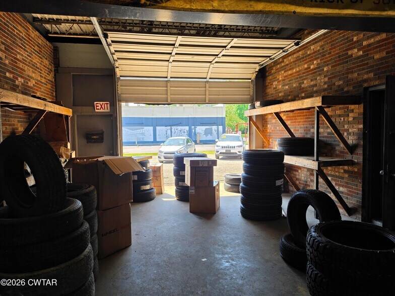 More Photos Of 1034 Mineral Wells Ave, Paris General Retail For Sale