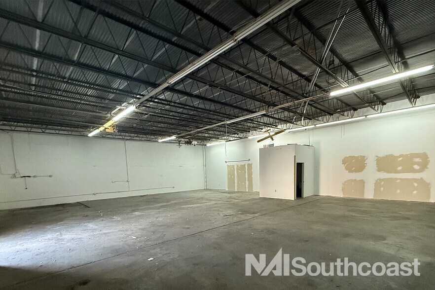 More Photos Of 3700-3758 SE Dixie Hwy, Stuart General Retail For Lease