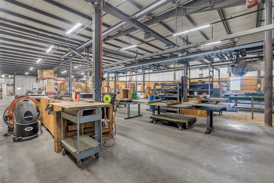 More Photos Of 197 Alder Dr, North Aurora Warehouse For Sale