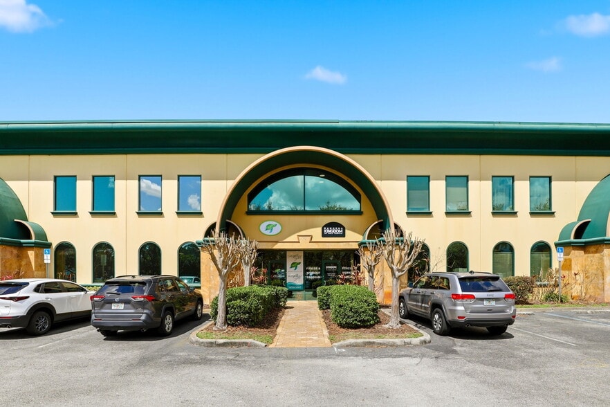 More Photos Of 6881 Kingspointe Pky, Orlando Flex For Sale