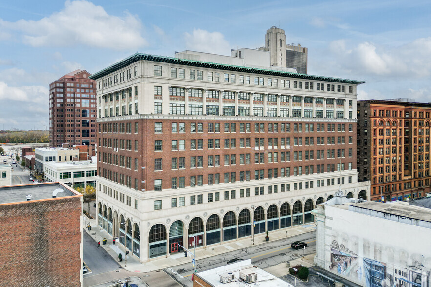 Primary Photo Of 513 Adams St, Toledo Apartments For Lease