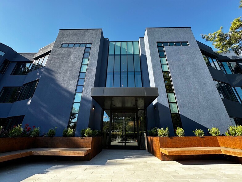 More Photos Of 6207 Bee Caves Rd, Austin Office For Lease