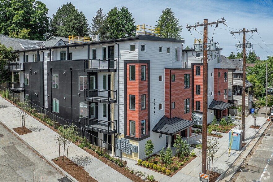 Primary Photo Of 3727-3755 S Hood Ave, Portland Apartments For Sale