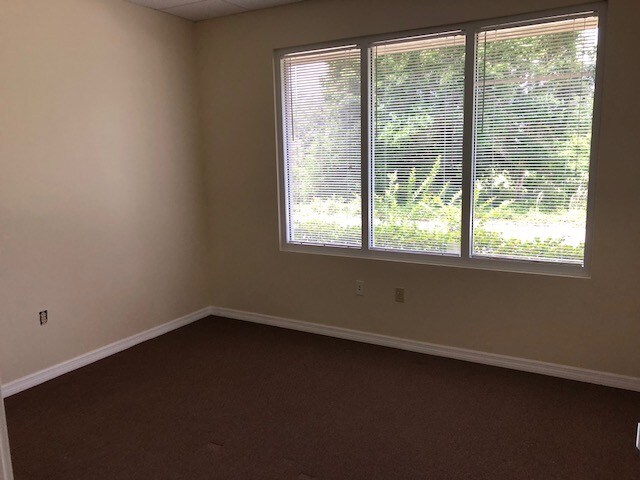 More Photos Of 202 N Rhodes Ave, Sarasota Office For Lease
