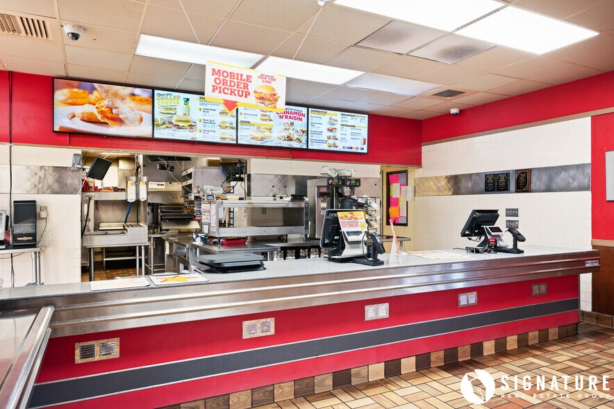 More Photos Of 207 S Miller Ave, Gillette Fast Food For Sale