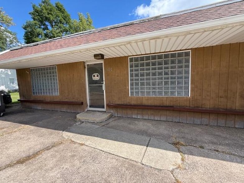 More Photos Of 501 Lake Ave, Elyria General Retail For Sale