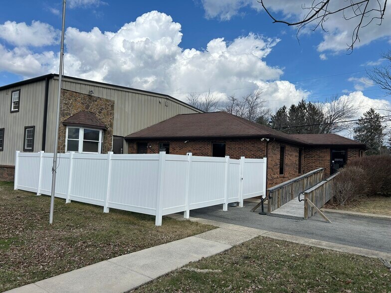 More Photos Of 198 George St, Beckley Research And Development For Lease