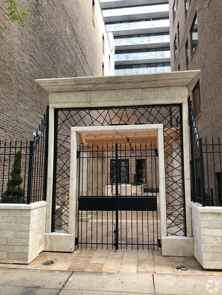 More Photos Of 212 W Kinzie St, Chicago Loft Creative Space For Lease