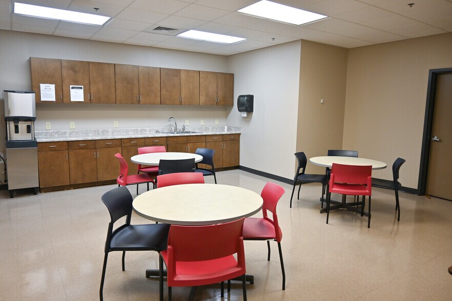 More Photos Of 1505 The Boardwalk, Huntsville Office For Sale